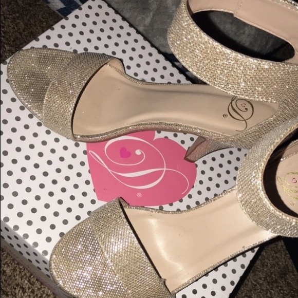Dolce Vita Shoes - Gold sparkly heels